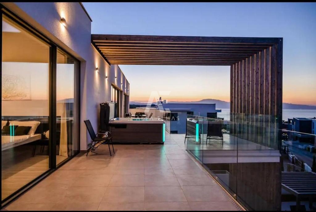 Malinska, luksuzni penthouse s panoramskim pogledom na morje! ID 19