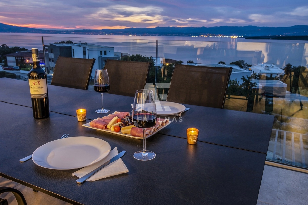 Malinska, luksuzni penthouse s panoramskim pogledom na morje! ID 19