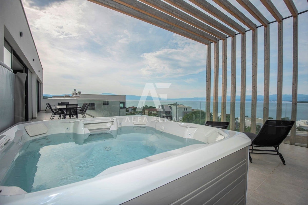 Malinska, luksuzni penthouse s panoramskim pogledom na morje! ID 19