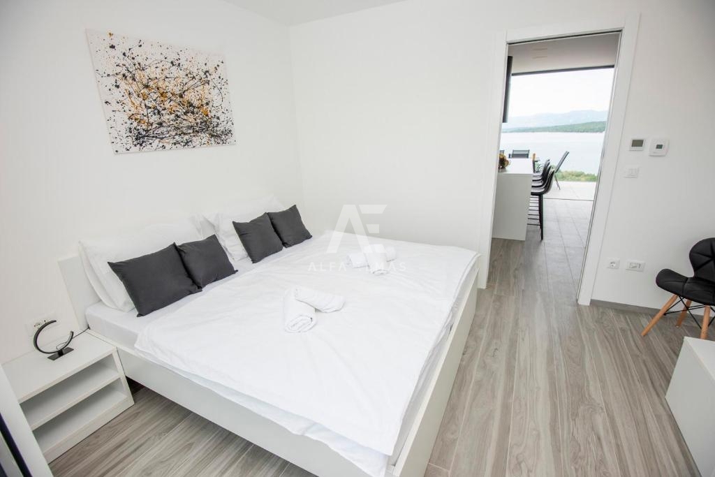 Malinska, luksuzni penthouse s panoramskim pogledom na morje! ID 19