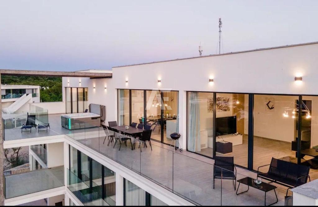 Malinska, luksuzni penthouse s panoramskim pogledom na morje! ID 19