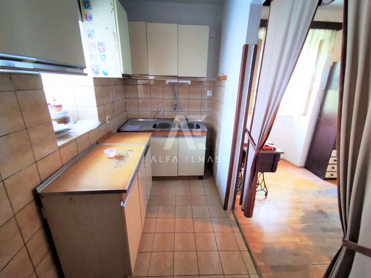 Malinska, samostojna hiša za prenovo s pogledom na morje!! ID 248