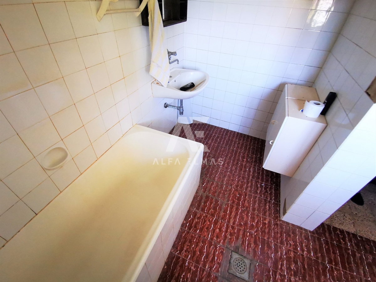 Malinska, samostojna hiša za prenovo s pogledom na morje!! ID 248