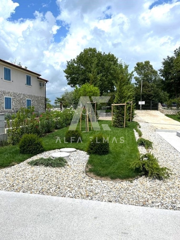 Dobrinj, okolica, samostojna hiša z bazenom na mirni lokaciji!! ID 468