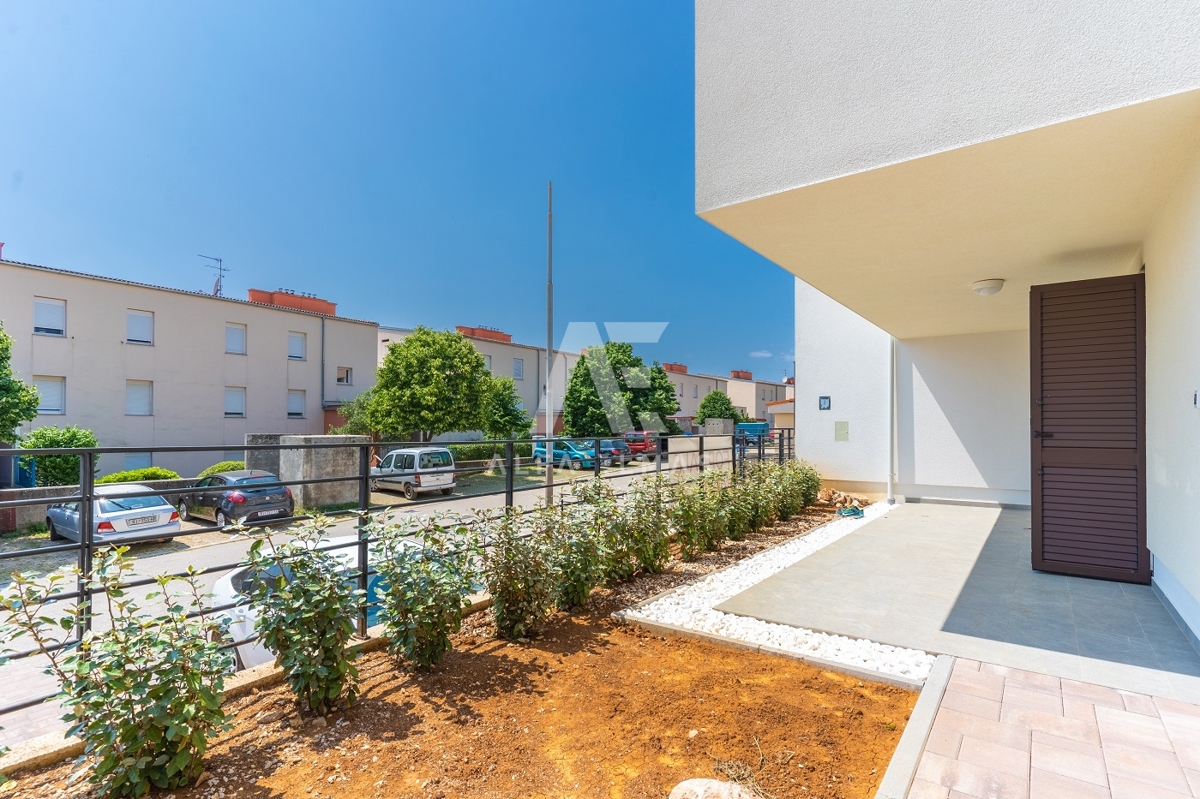 Cres, novogradnja, trisobno luksuzno stanovanje v bližini vseh potrebščin!! ID 481