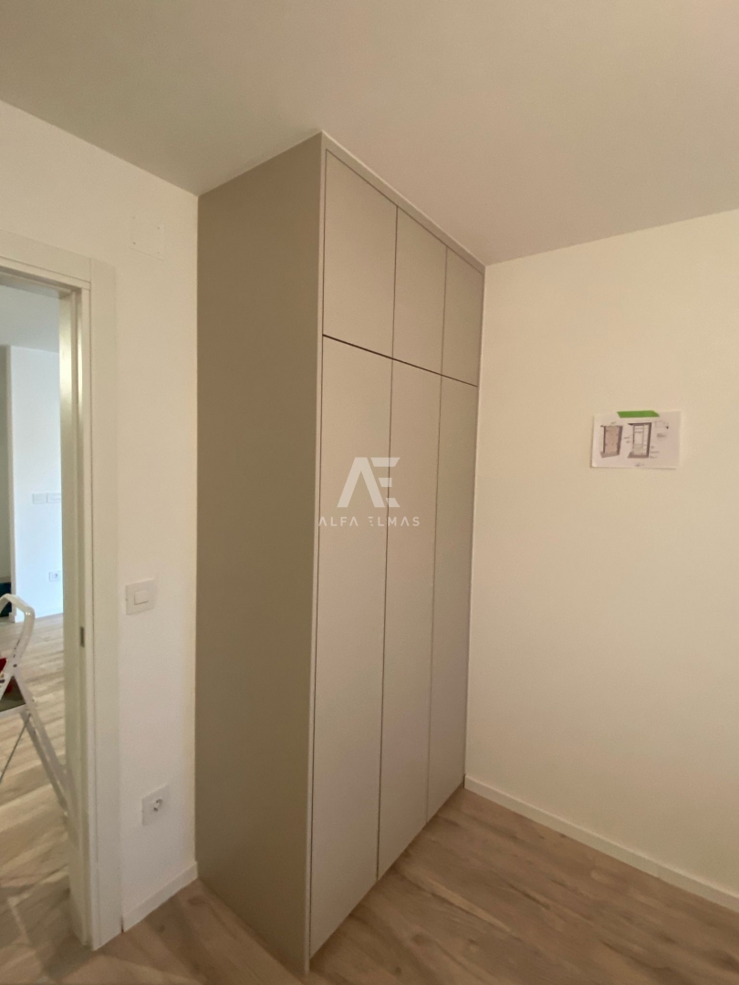 Cres, novogradnja, trisobno luksuzno stanovanje v bližini vseh potrebščin!! ID 481