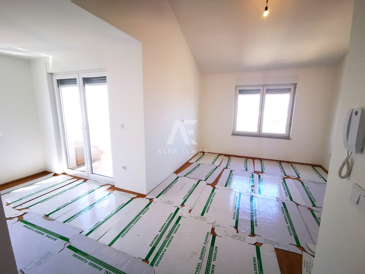 Prodaja apartmaja s pogledom na morje, površine 86 m2 v Malinski - ID 543