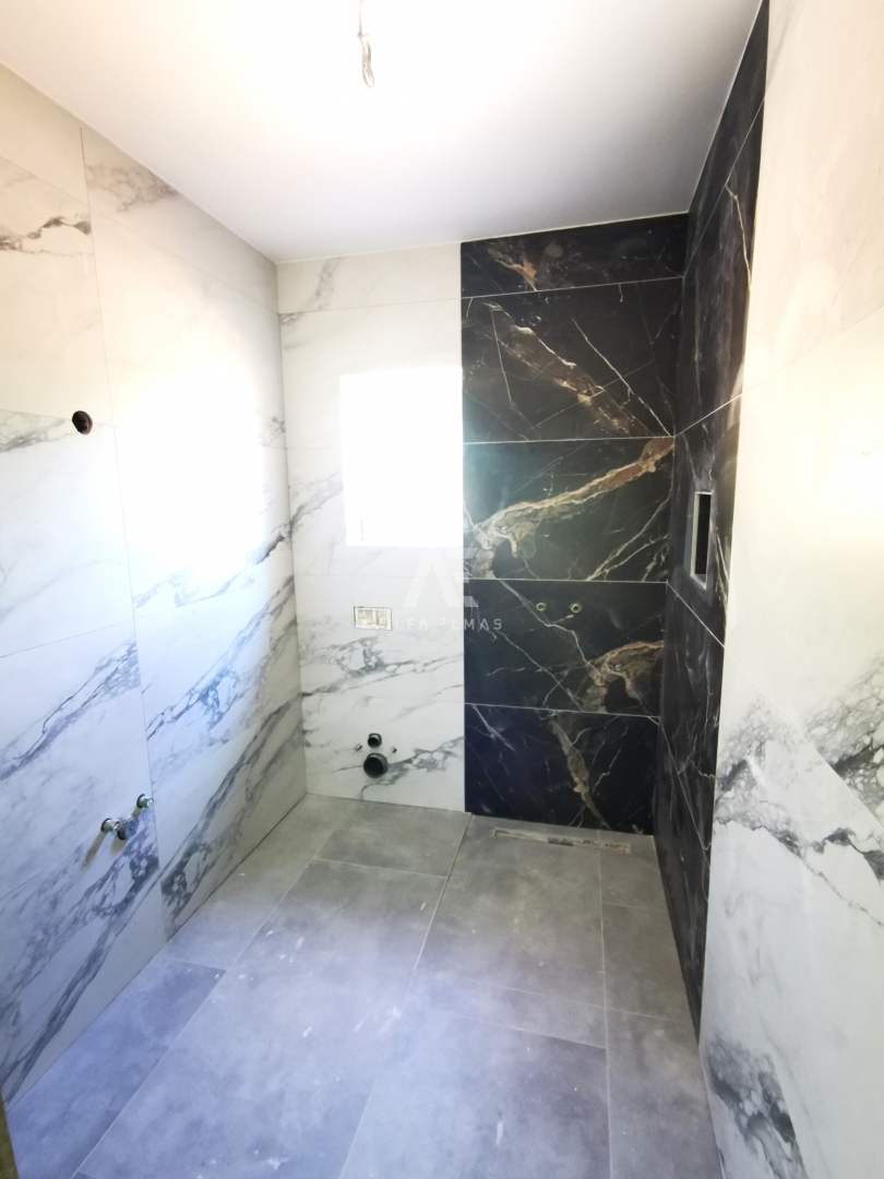 Apartma z vrtom v novogradnji na Krku!
