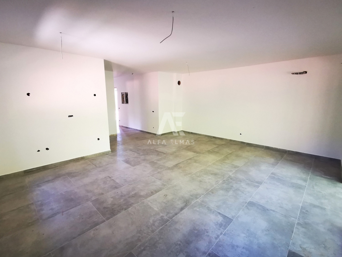 Apartma z vrtom v novogradnji na Krku!