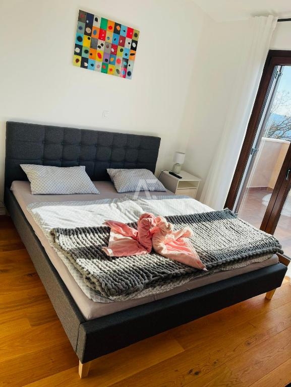 Detached stone house with a pool near the sea in Linardići - ID 573
