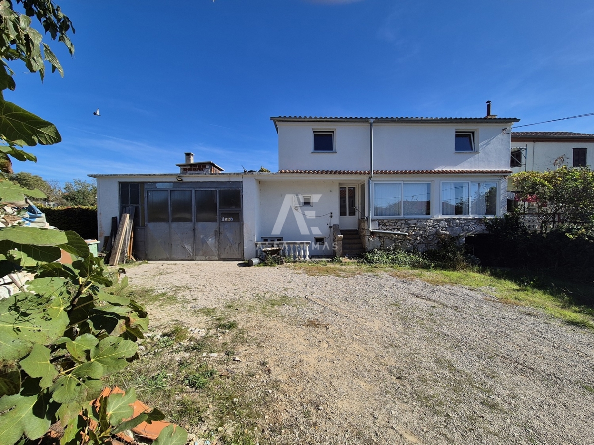 Vrbnik, dvojček za delno prenovo! ID 598
