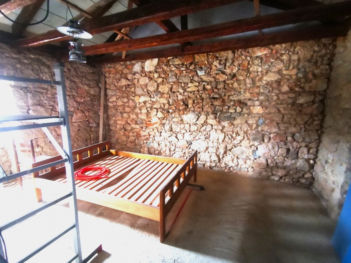 Vrbnik, dvojček za delno prenovo! ID 598