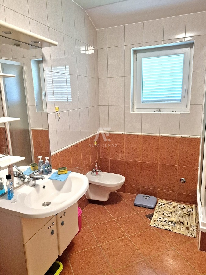Zaliv Soline, Apartma v drugem redu od morja! ID 631
