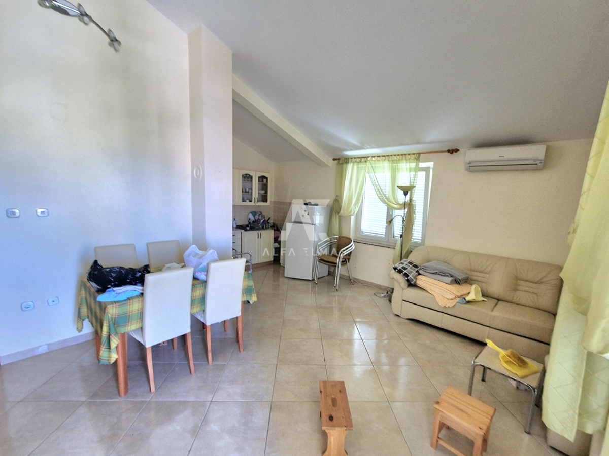 Zaliv Soline, Apartma v drugem redu od morja! ID 631