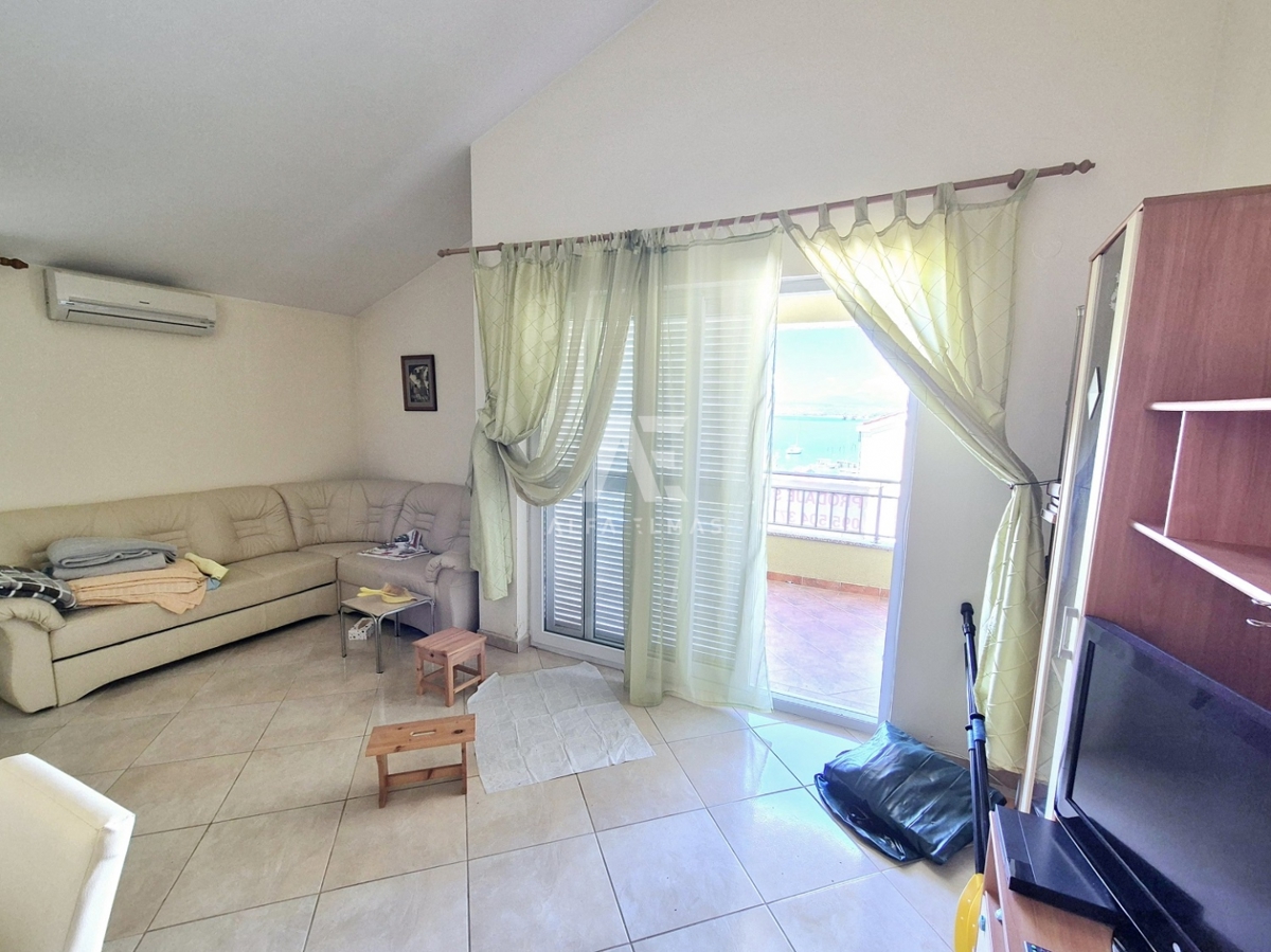 Zaliv Soline, Apartma v drugem redu od morja! ID 631