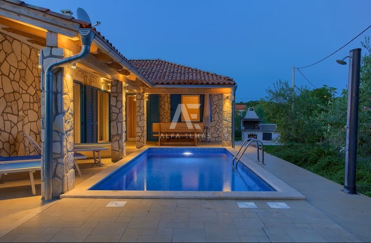 Krk, okolica, samostojna pritlična hiša z bazenom! ID 659