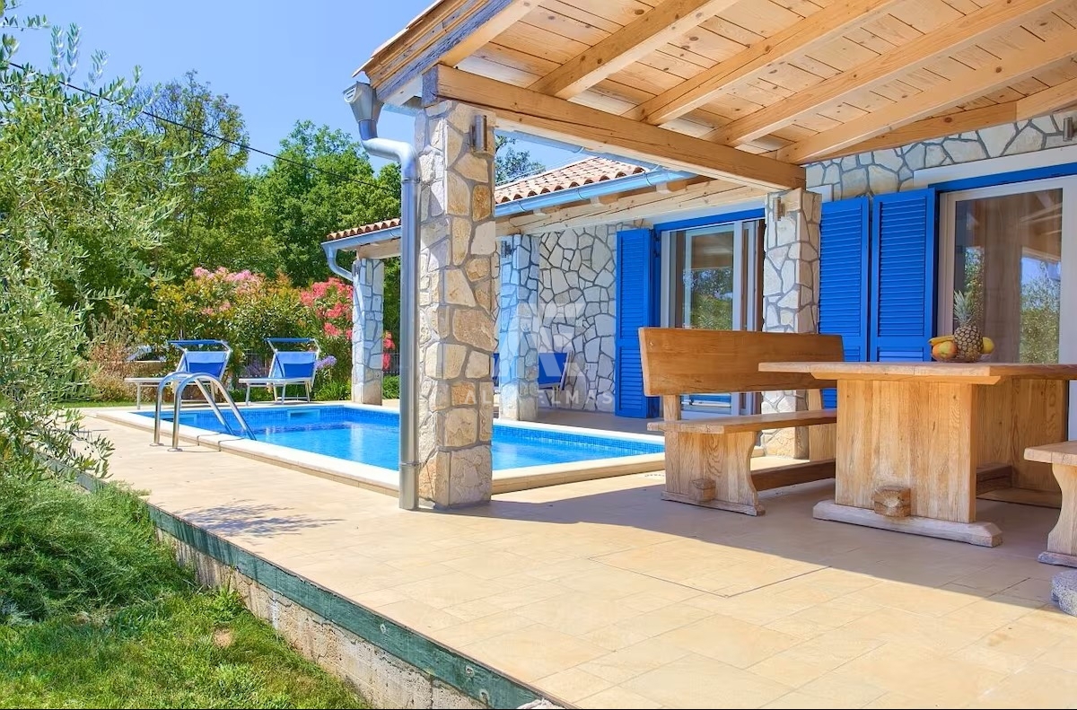 Krk, okolica, samostojna pritlična hiša z bazenom! ID 659