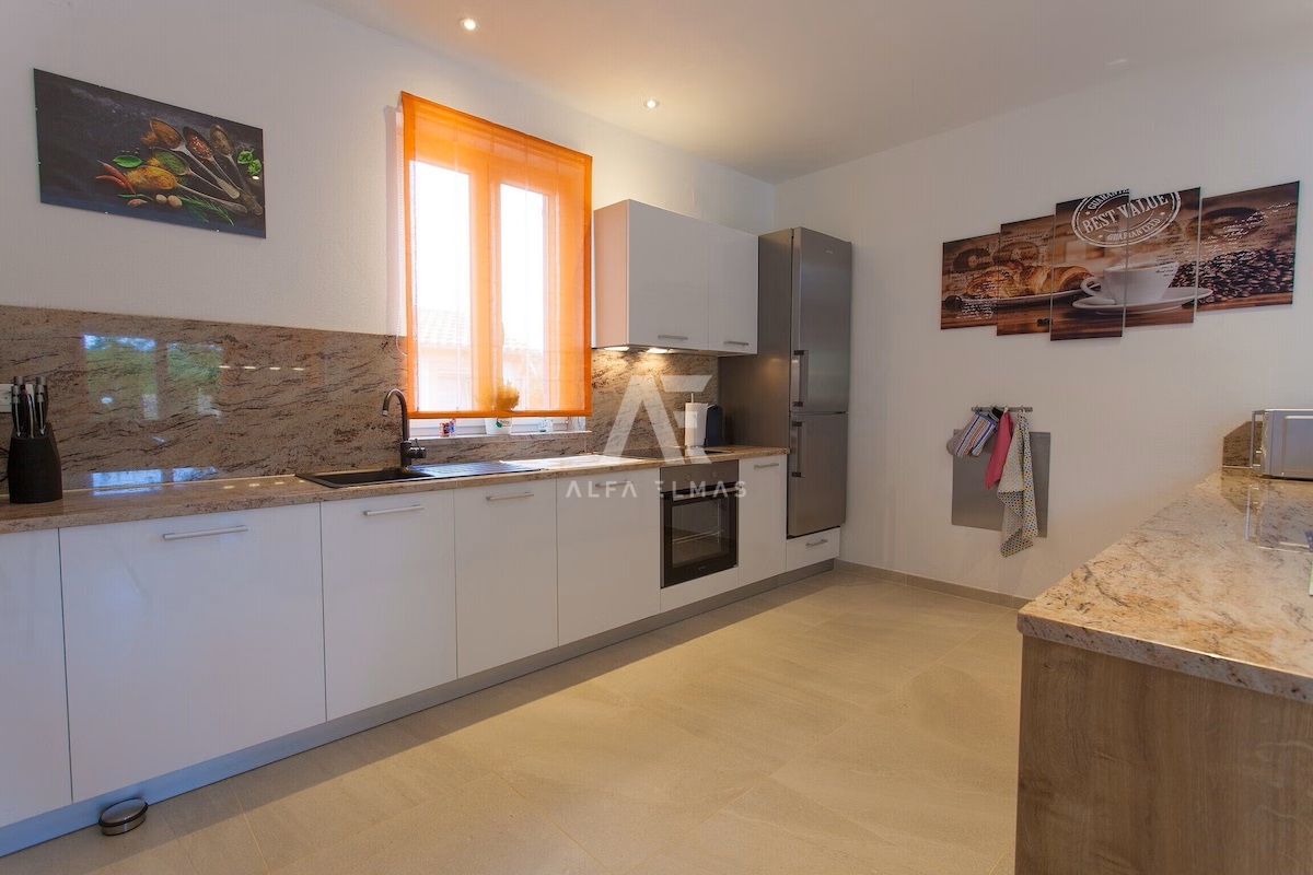 Otok Krk, okolica, samostojna hiša z bazenom! ID 660