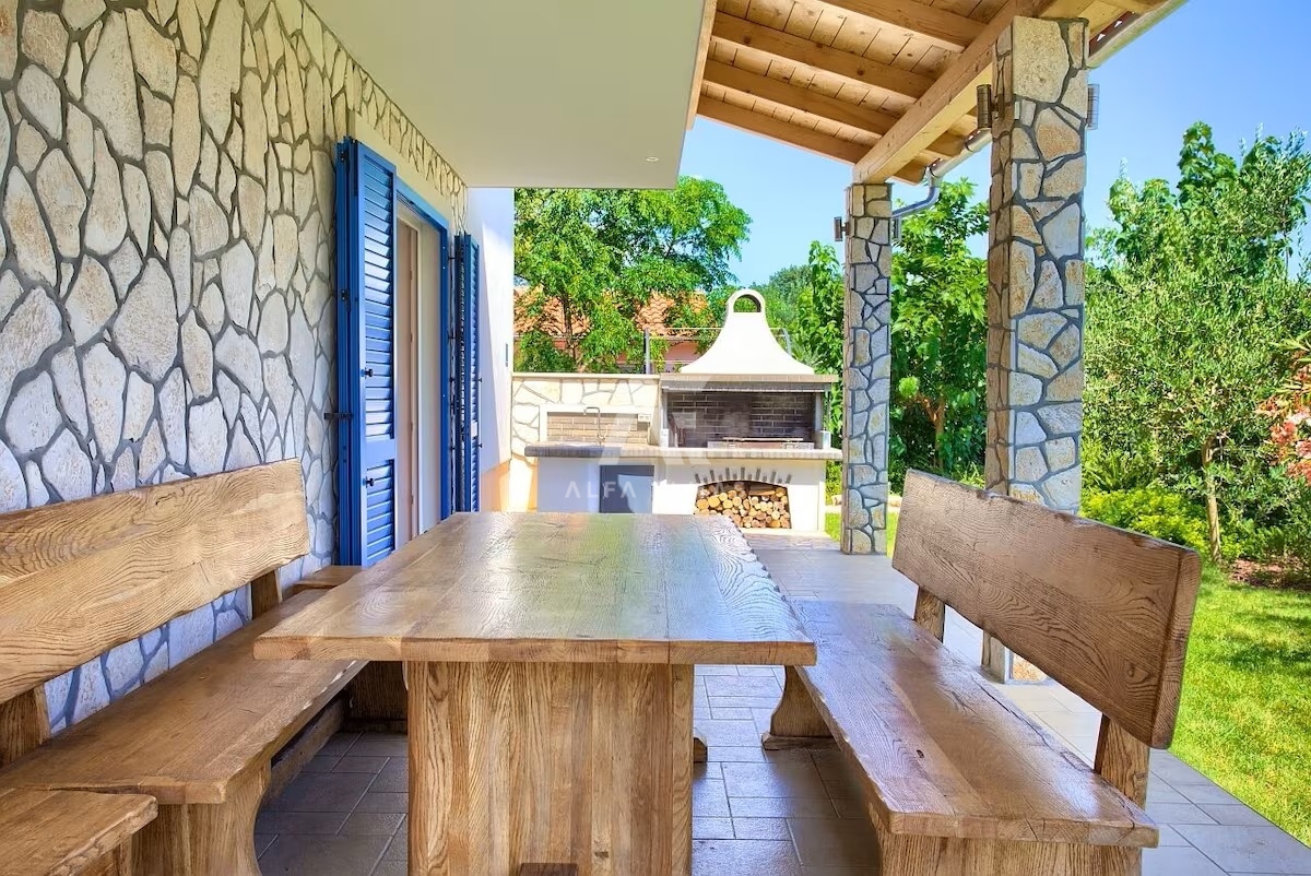 Otok Krk, okolica, samostojna hiša z bazenom! ID 660