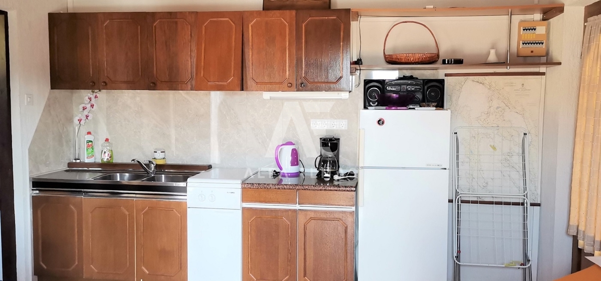  Linardići, hiša s petimi apartmaji na mirni lokaciji! ID 73
