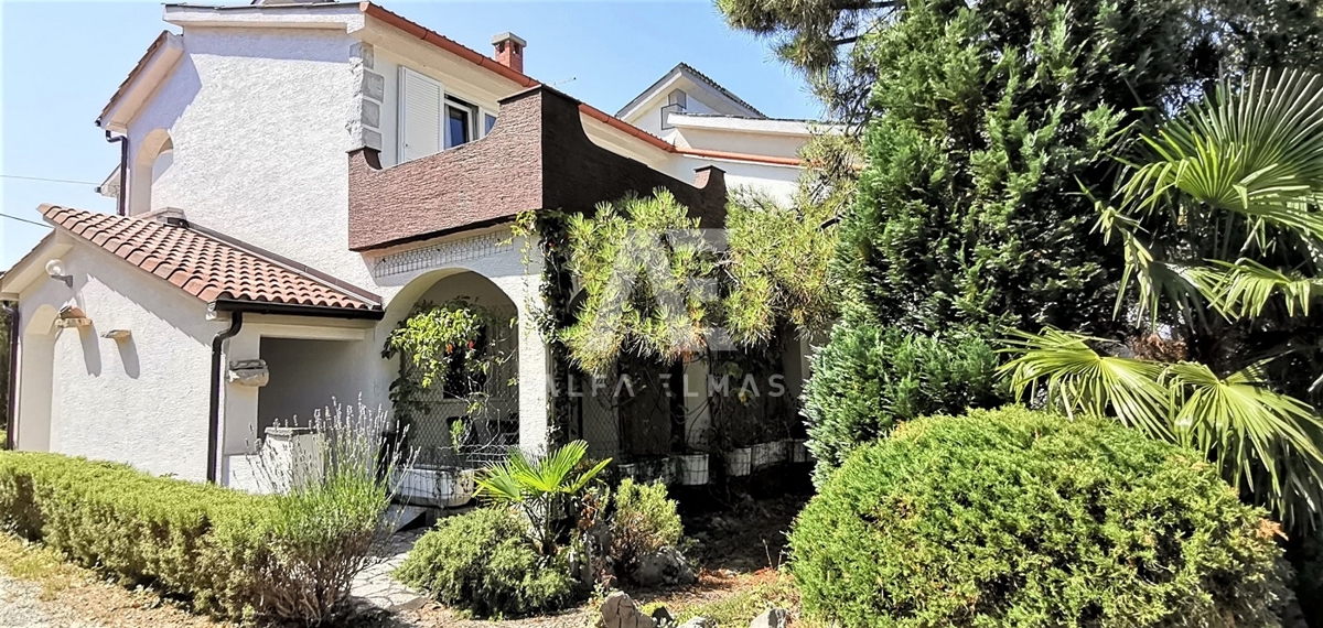  Linardići, hiša s petimi apartmaji na mirni lokaciji! ID 73