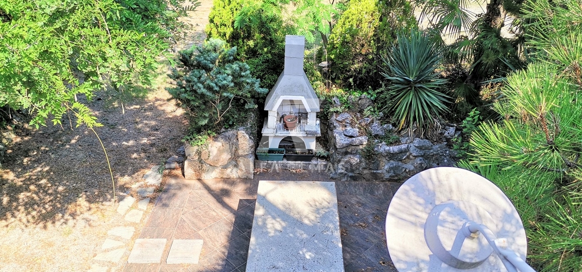  Linardići, hiša s petimi apartmaji na mirni lokaciji! ID 73