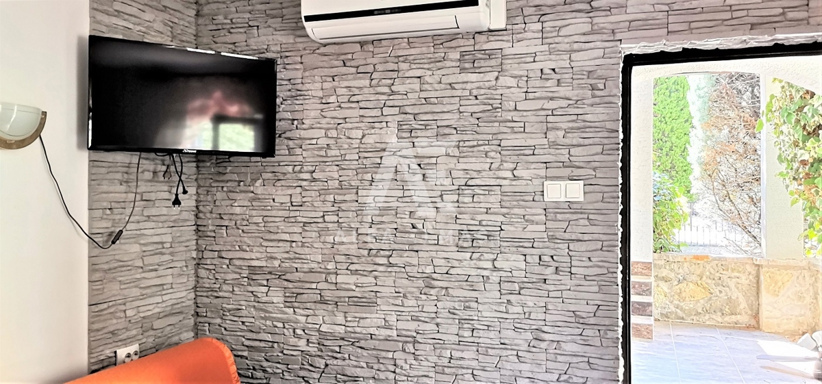  Linardići, hiša s petimi apartmaji na mirni lokaciji! ID 73