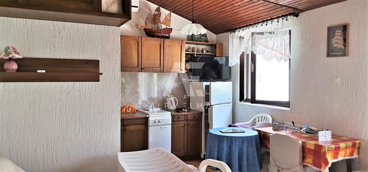  Linardići, hiša s petimi apartmaji na mirni lokaciji! ID 73