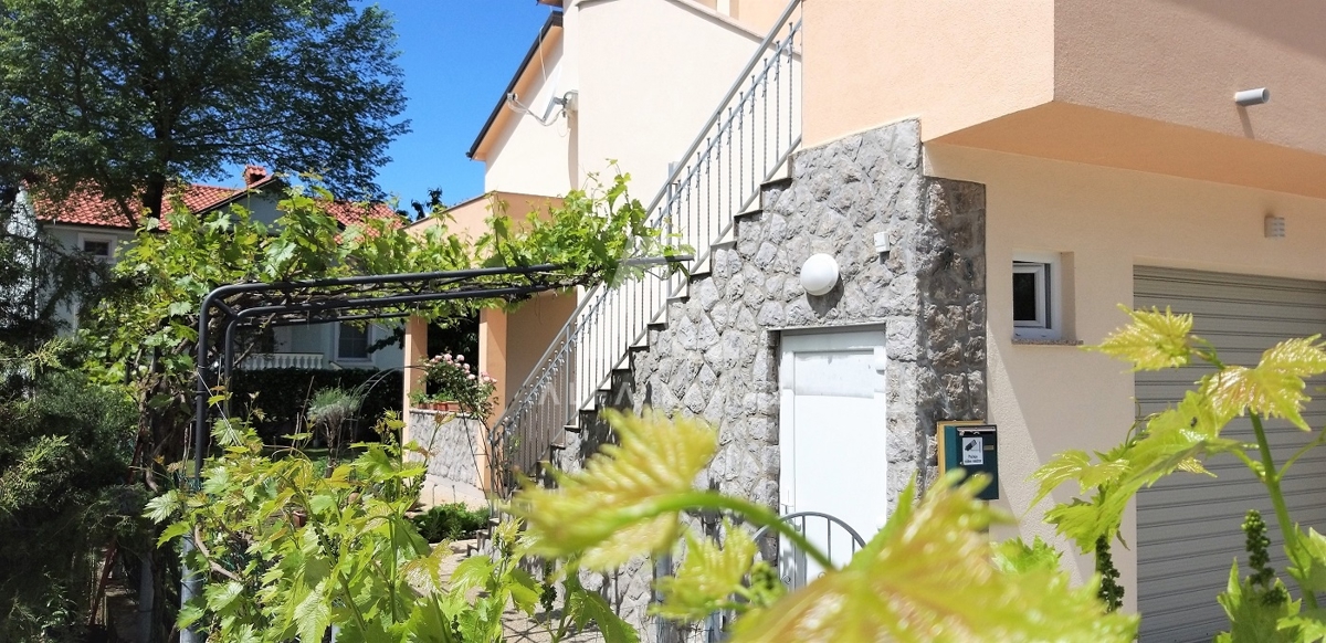 Malinska, okolica, samostojna na mirni lokaciji!! ID 331