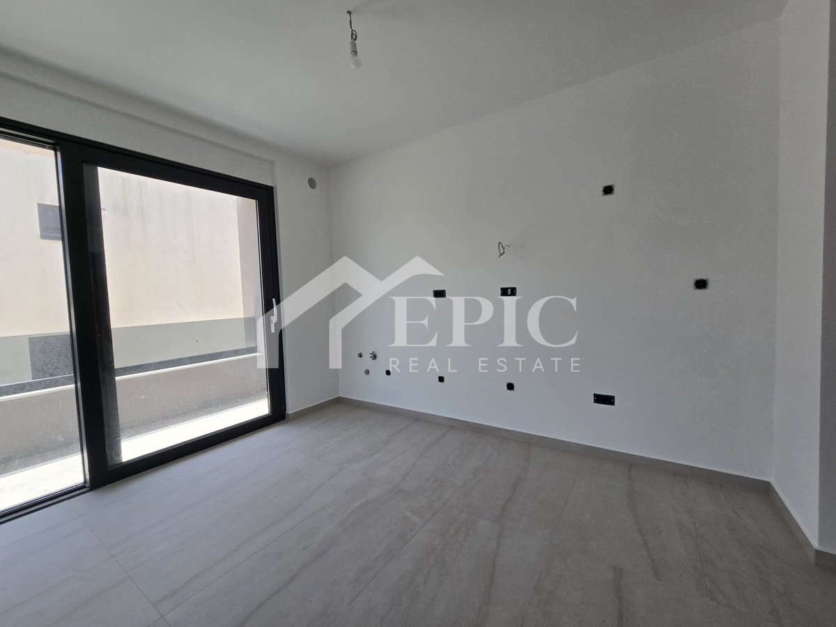 Dvosobno stanovanje, 50 m od plaže