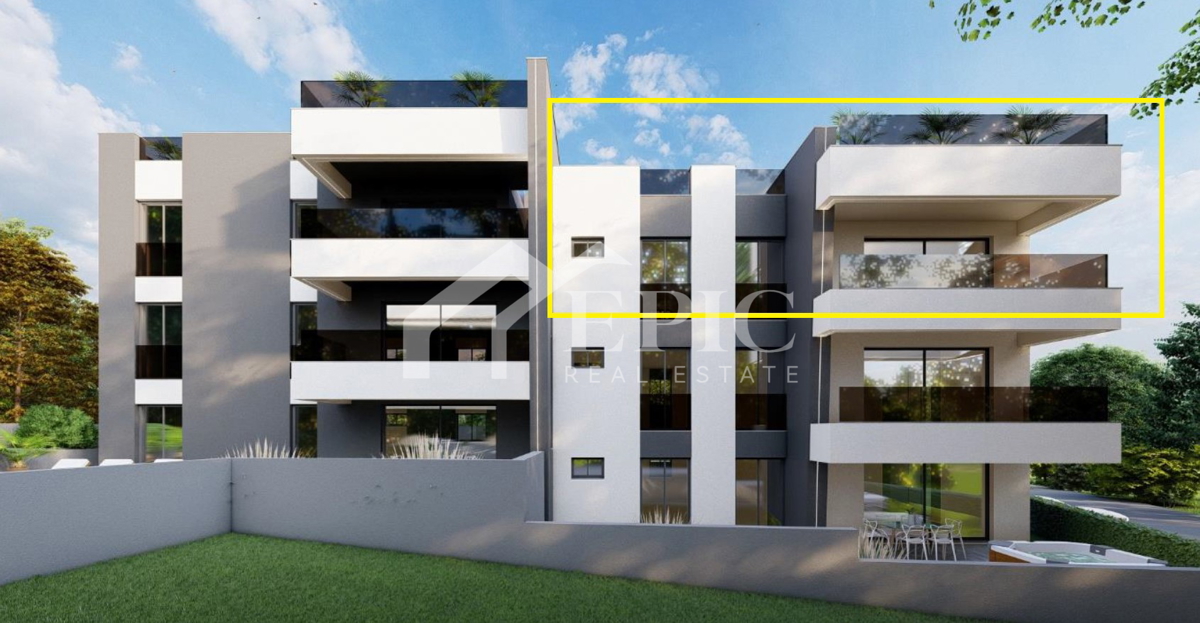 Stanovanje s strešno teraso in pogledom na morje