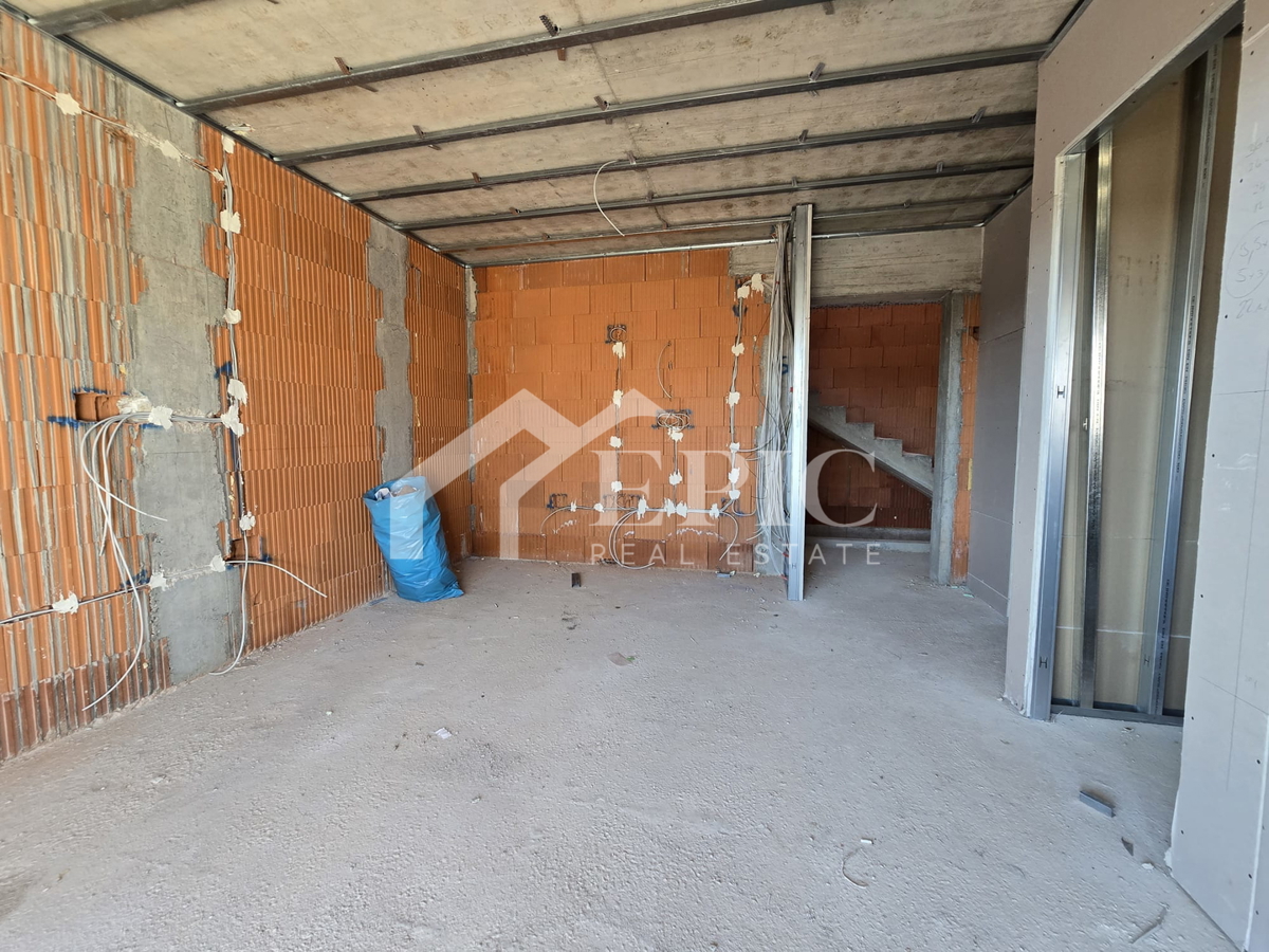 PLOVANIJA, enosobno stanovanje v 1. nadstropju