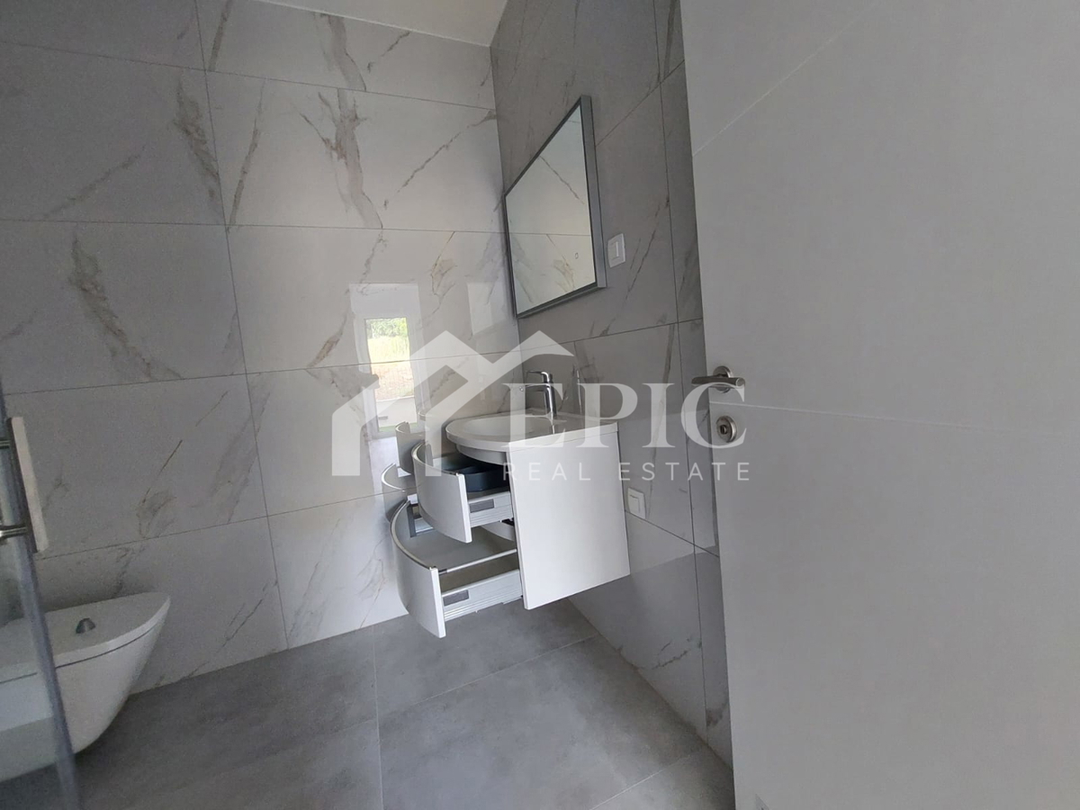 KOŽINO, ZADAR - TROSOBNO STANOVANJE S BAZENOM