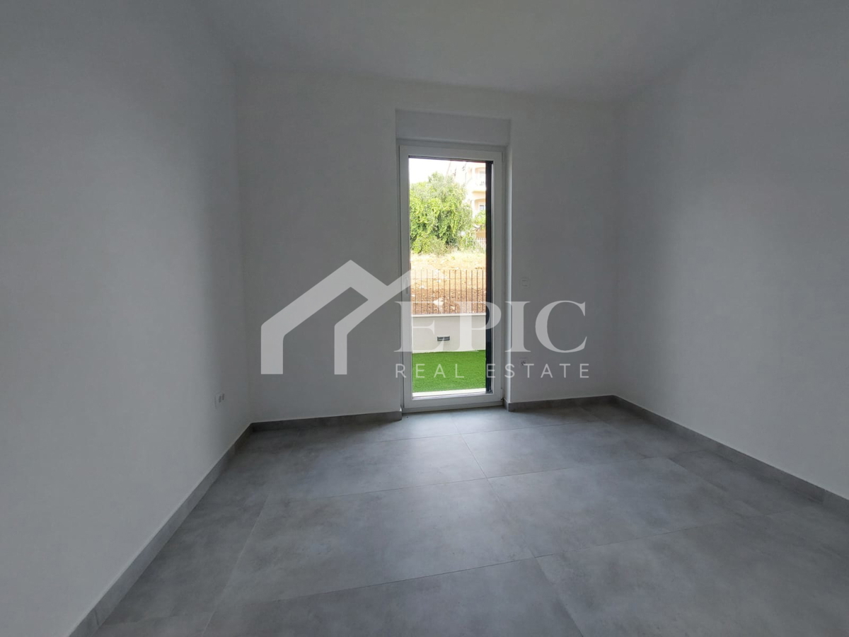 KOŽINO, ZADAR - TROSOBNO STANOVANJE S BAZENOM