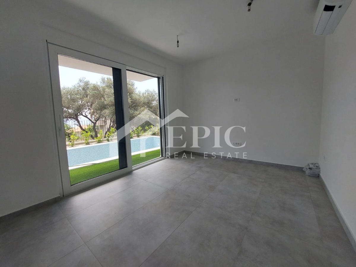 KOŽINO, ZADAR - TROSOBNO STANOVANJE S BAZENOM