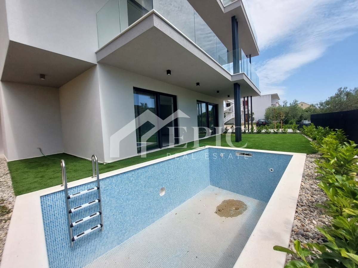 KOŽINO, ZADAR - TROSOBNO STANOVANJE S BAZENOM