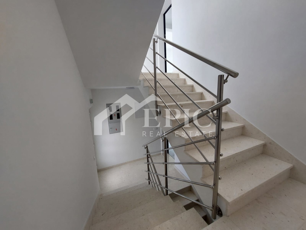 KOŽINO, ZADAR - TRISOBNO STANOVANJE S KROVNIM TERASO