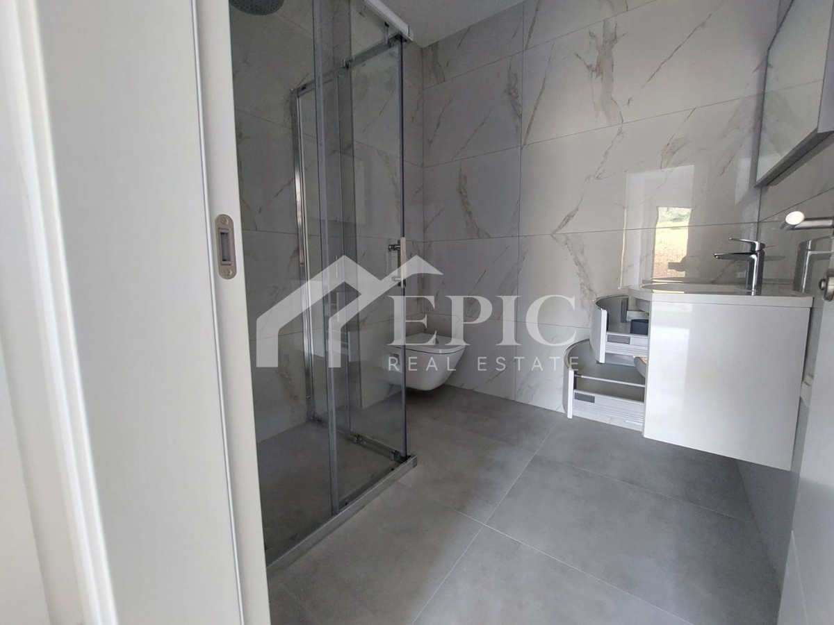 KOŽINO, ZADAR - TRISOBNO STANOVANJE S KROVNIM TERASO