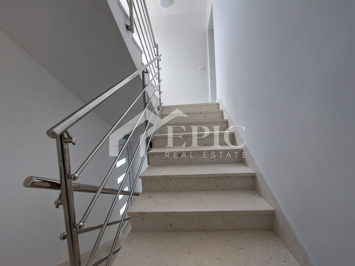 KOŽINO, ZADAR - TRISOBNO STANOVANJE S KROVNIM TERASO