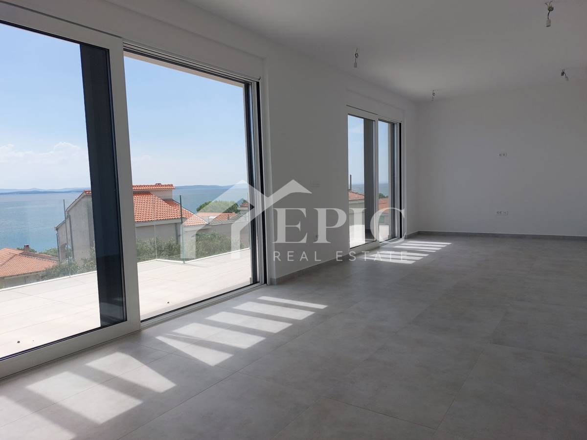 KOŽINO, ZADAR - TRISOBNO STANOVANJE S KROVNIM TERASO