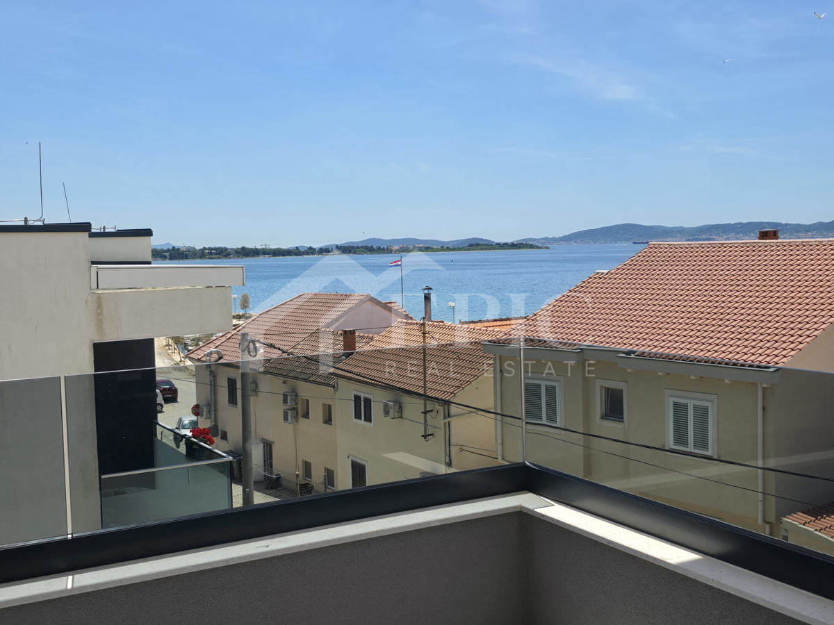 STANOVANJE Z RAZGLEDOM NA ZAHOD SONCA. DRUGA VRSTA OD MORJA