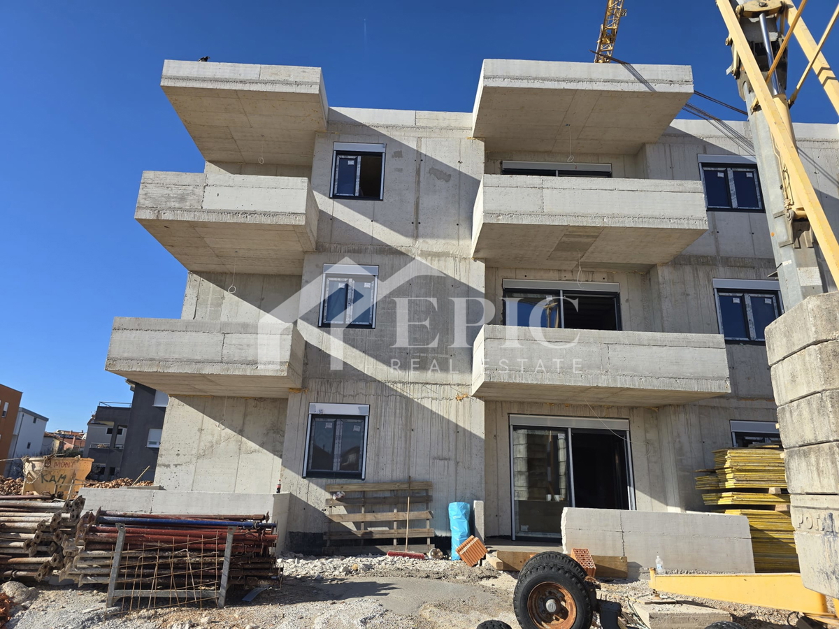 PLOVANIJA, 3-POSTELJSKO STANOVANJE V 1. NADSTROPJU