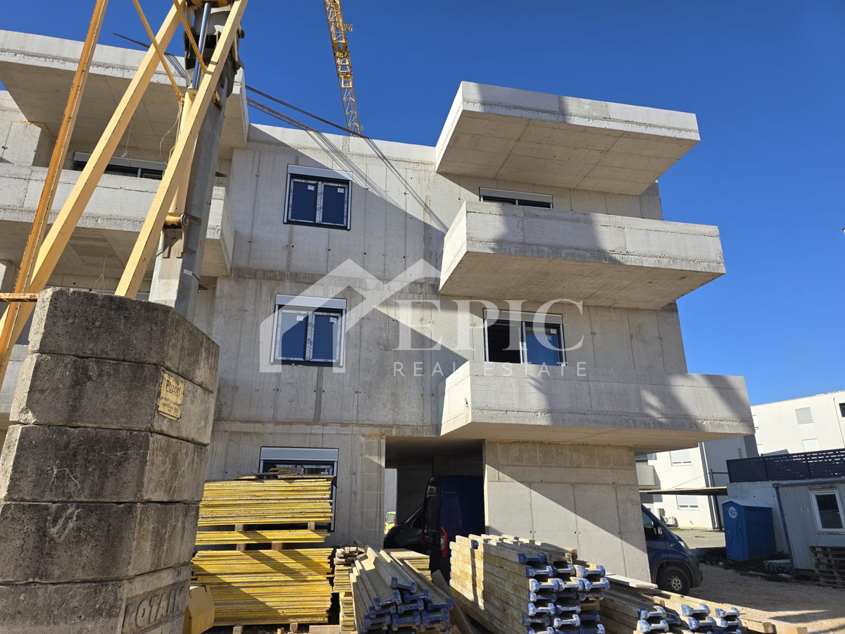 PLOVANIJA, 3-POSTELJSKO STANOVANJE V 1. NADSTROPJU