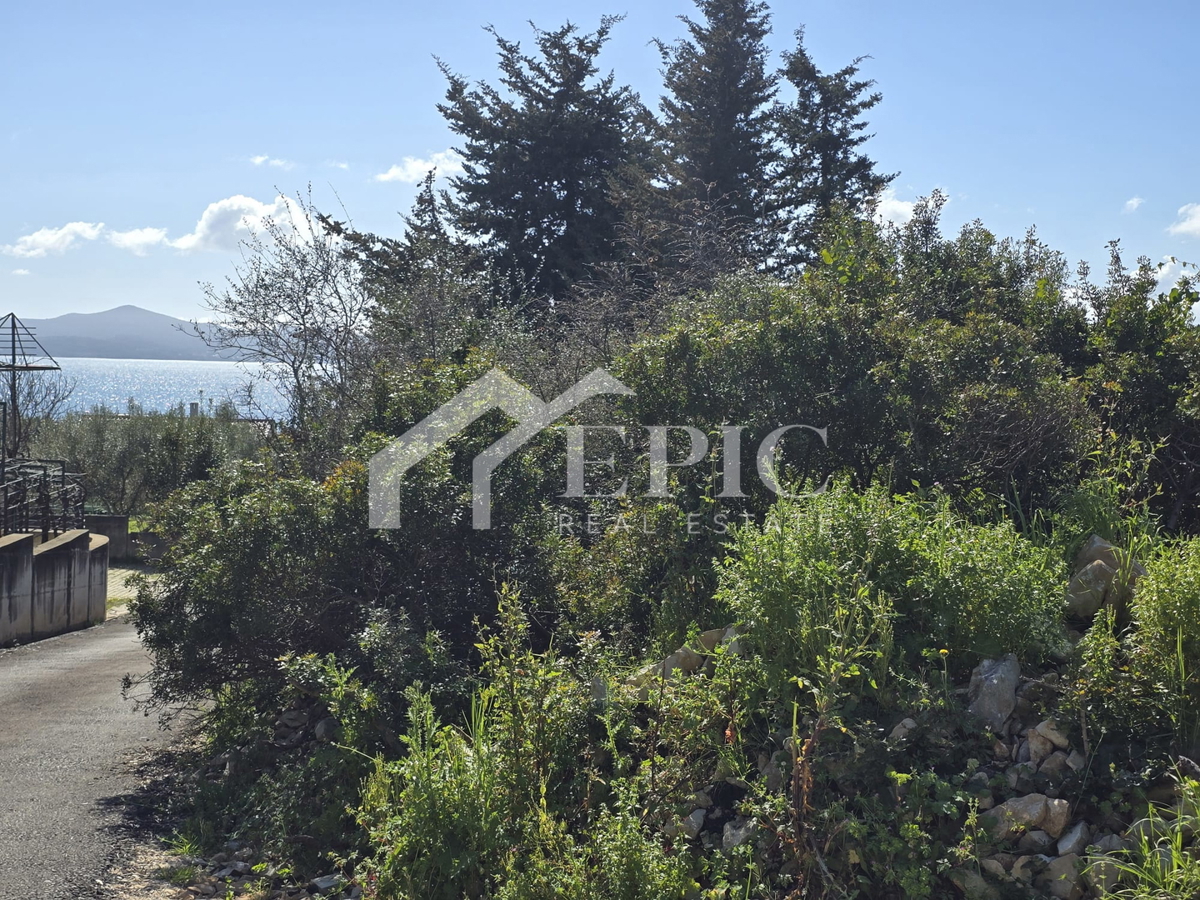 ATRAKTIVNO ZEMLJIŠČE - DIKLO, ZADAR