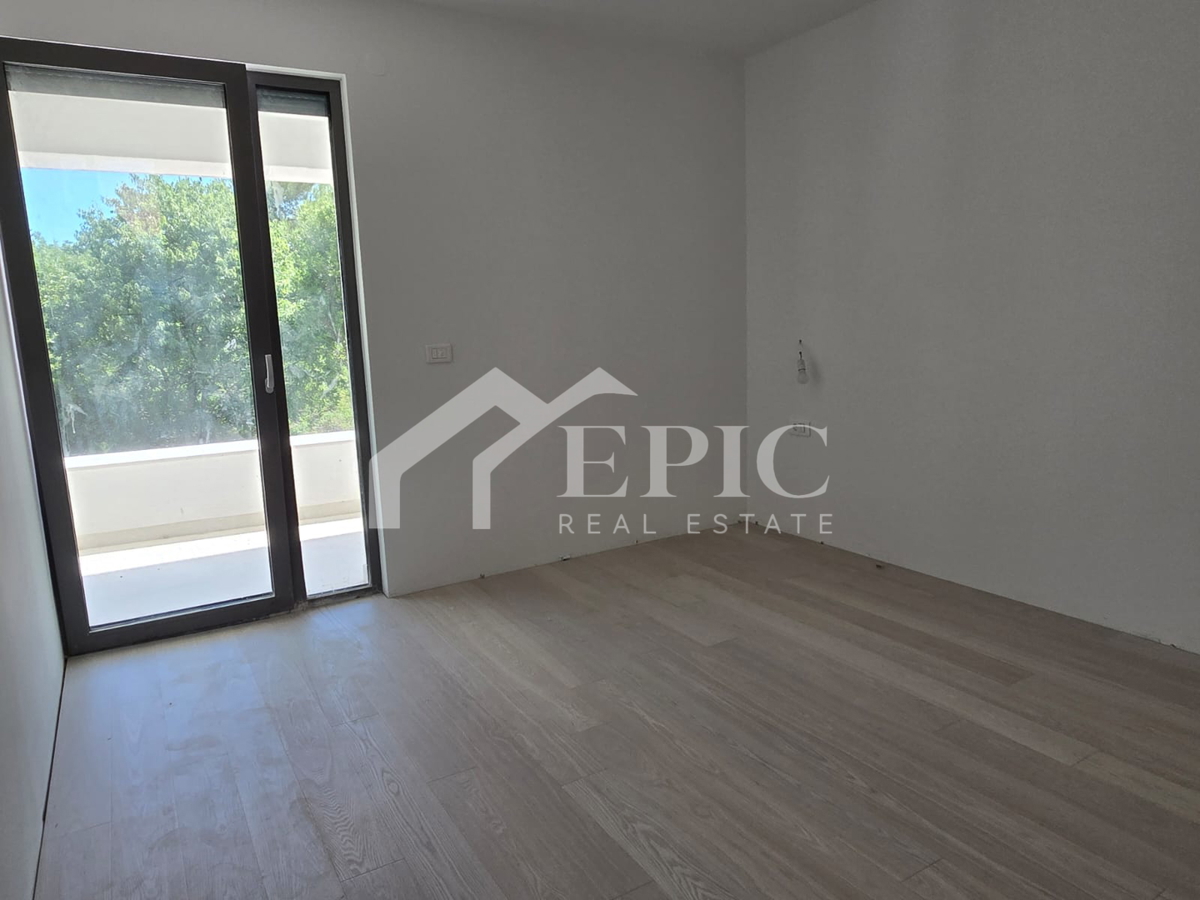 EKSKLUZIVNO STANOVANJE 500 M OD MORJA - POPOLNA PRILOŽNOST ZA ŽIVLJENJE ALI POČITNICE