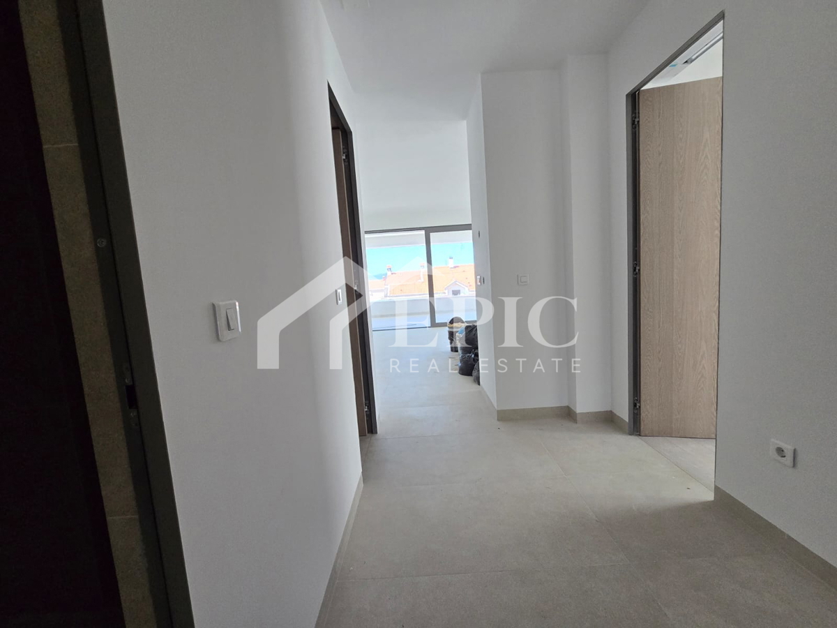 EKSKLUZIVNO STANOVANJE 500 M OD MORJA - POPOLNA PRILOŽNOST ZA ŽIVLJENJE ALI POČITNICE