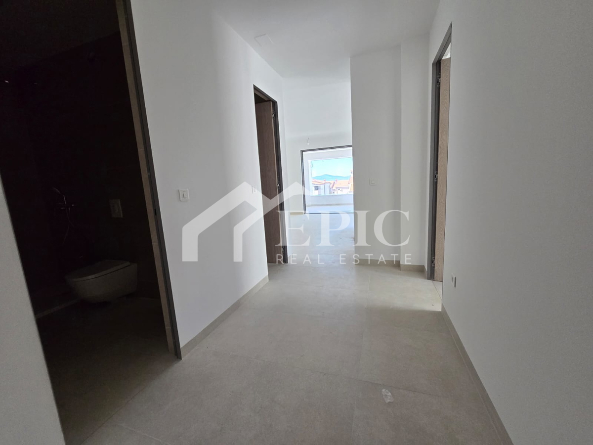 EKSKLUZIVNO STANOVANJE 500 M OD MORJA - POPOLNA PRILOŽNOST ZA ŽIVLJENJE ALI POČITNICE