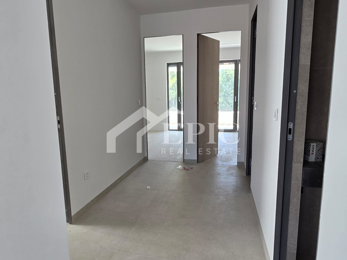 EKSKLUZIVNO STANOVANJE 500 M OD MORJA - POPOLNA PRILOŽNOST ZA ŽIVLJENJE ALI POČITNICE