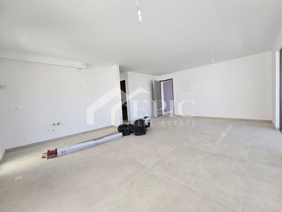 EKSKLUZIVNO STANOVANJE 500 M OD MORJA - POPOLNA PRILOŽNOST ZA ŽIVLJENJE ALI POČITNICE