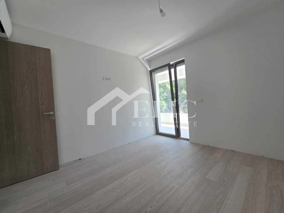 EKSKLUZIVNO STANOVANJE 500 M OD MORJA - POPOLNA PRILOŽNOST ZA ŽIVLJENJE ALI POČITNICE